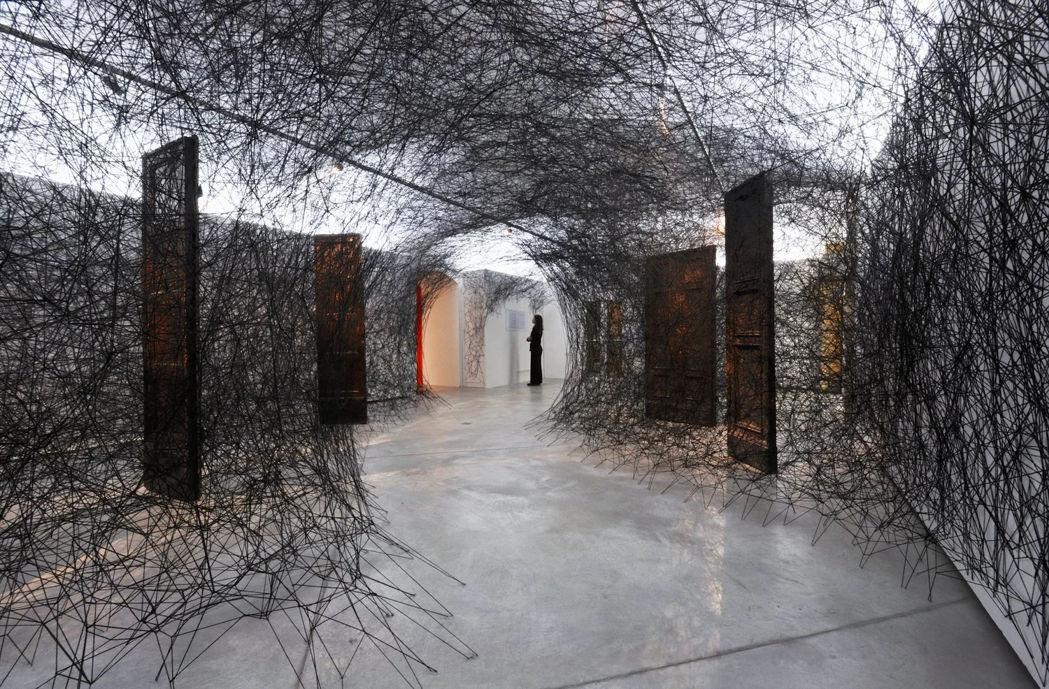 NST #594: Chiharu Shiota (塩田千春), string installations, (1999